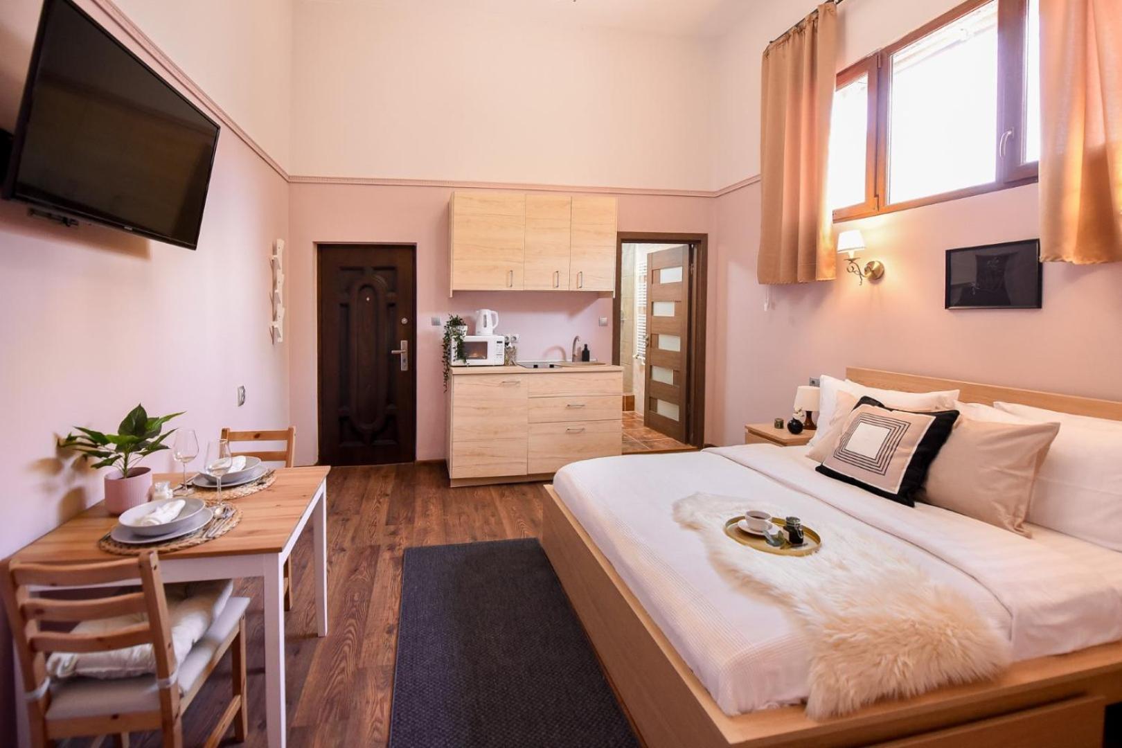 Historic Charm, Modern Comfort - Accommodation In The Heart Of The Old Town Bükreş Oda fotoğraf
