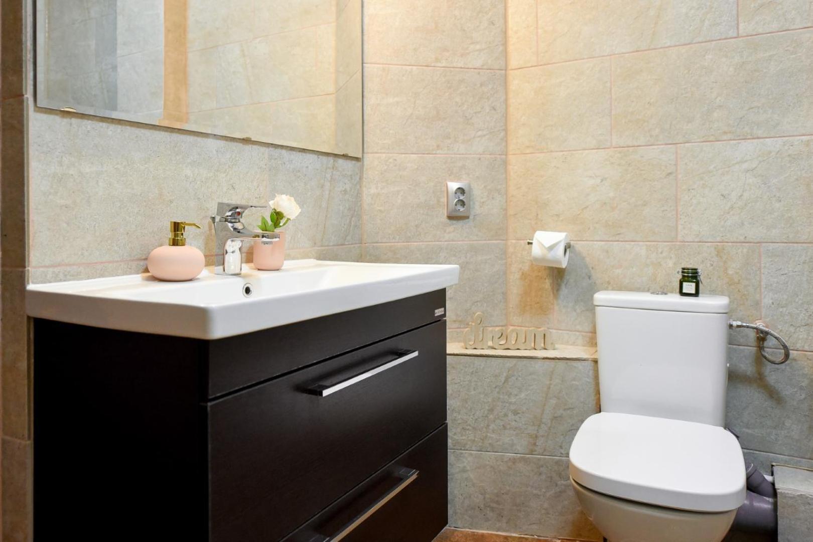 Historic Charm, Modern Comfort - Accommodation In The Heart Of The Old Town Bükreş Oda fotoğraf