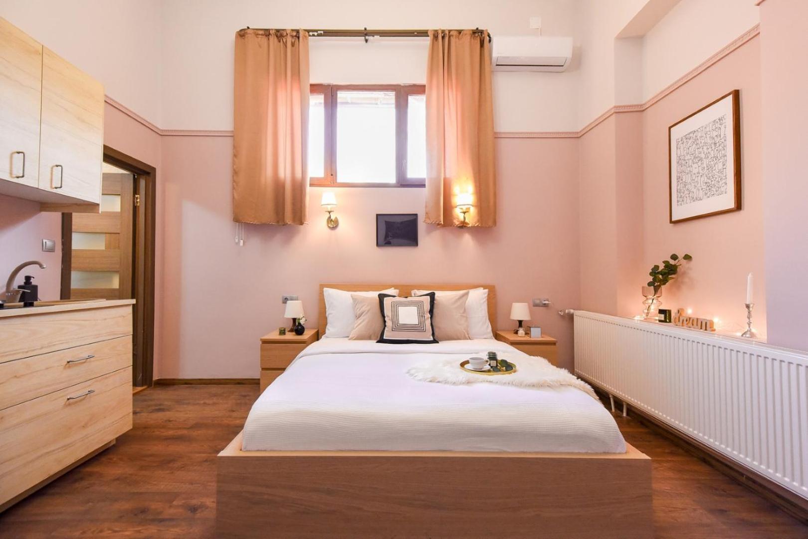 Historic Charm, Modern Comfort - Accommodation In The Heart Of The Old Town Bükreş Oda fotoğraf